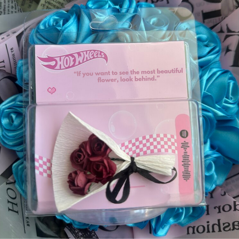 Personalized Mirrored LoveWheels Daisy Bouquet